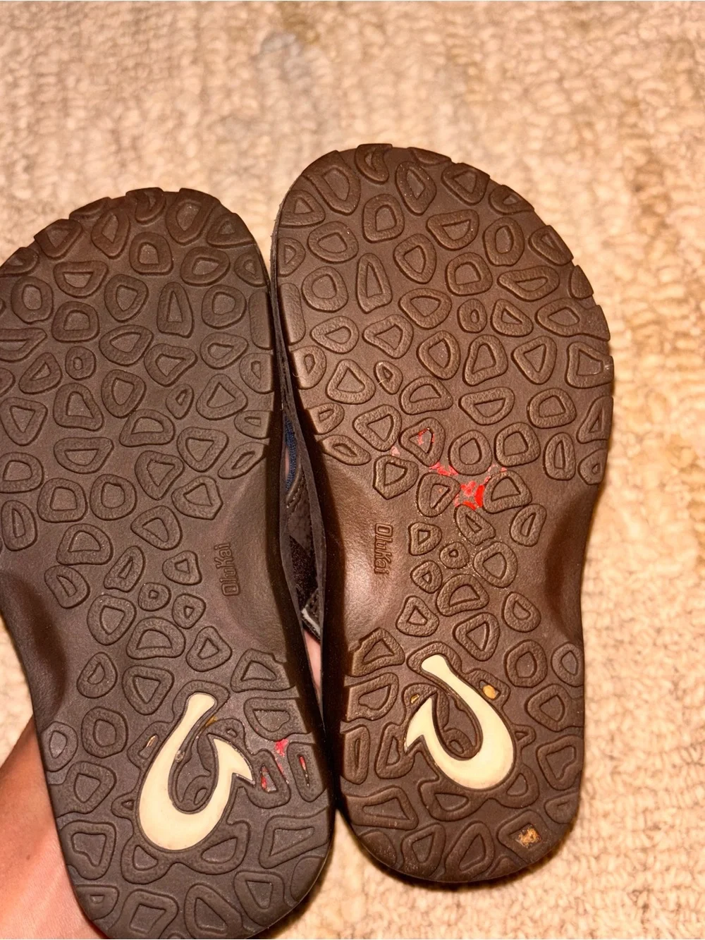 OluKai Brown flip flops back strap size boy US 11/12
